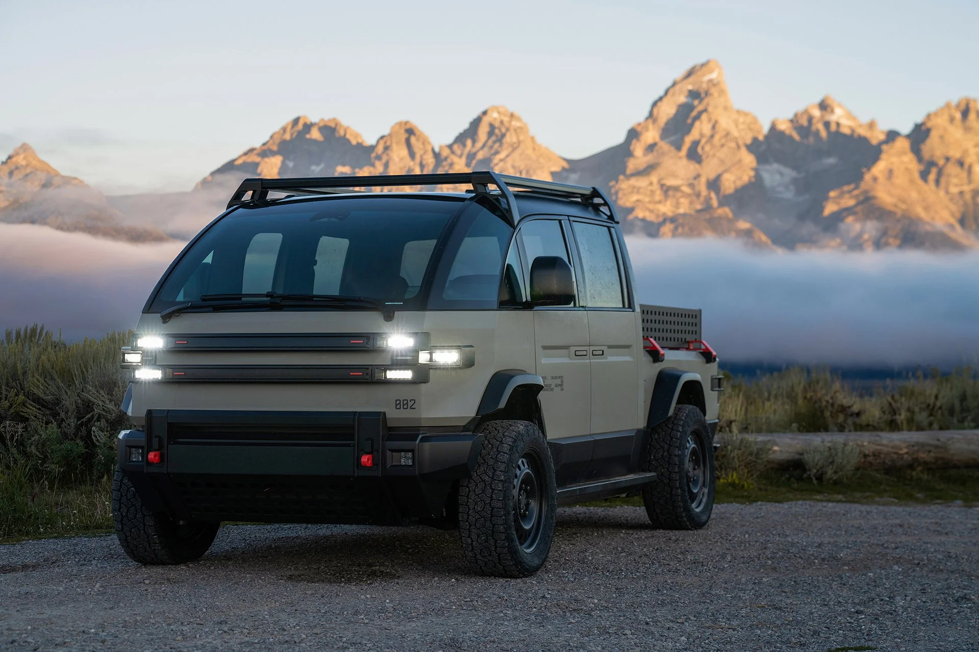 Canoo_LTVQC_Bulldog_Exterior_08.jpg