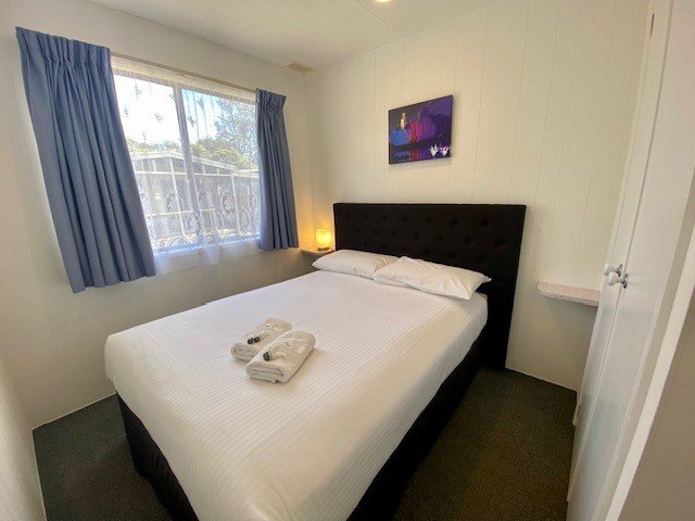 Cabin 4 - Double Bedroom