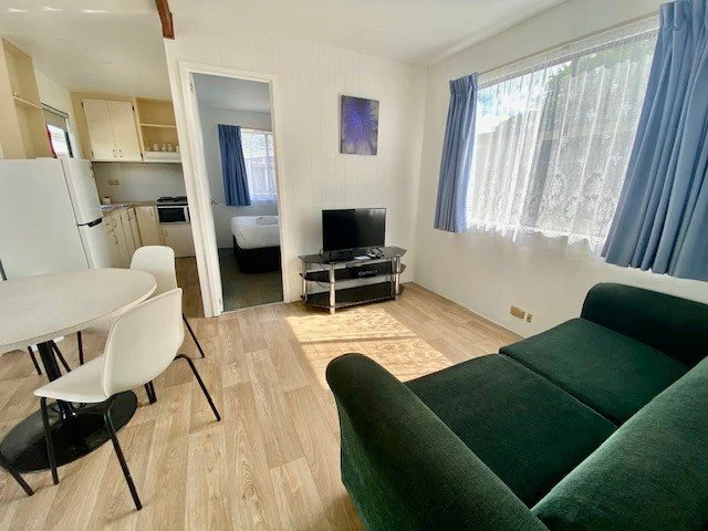 Cabin 4 - Lounge / Kitchen