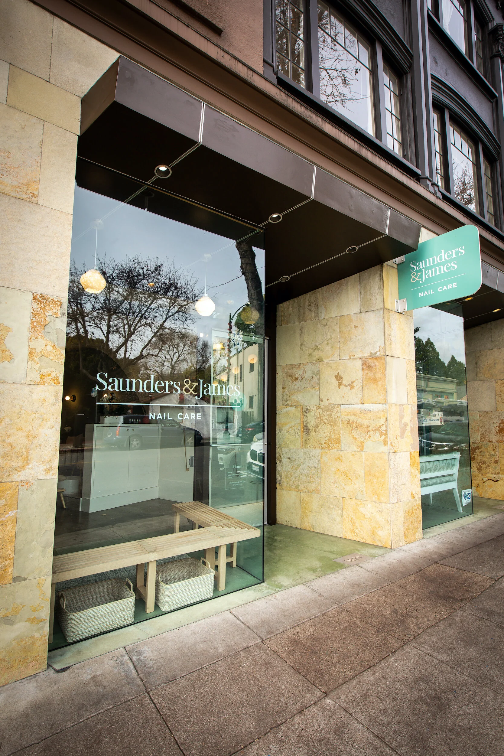 About Us — Saunders & James