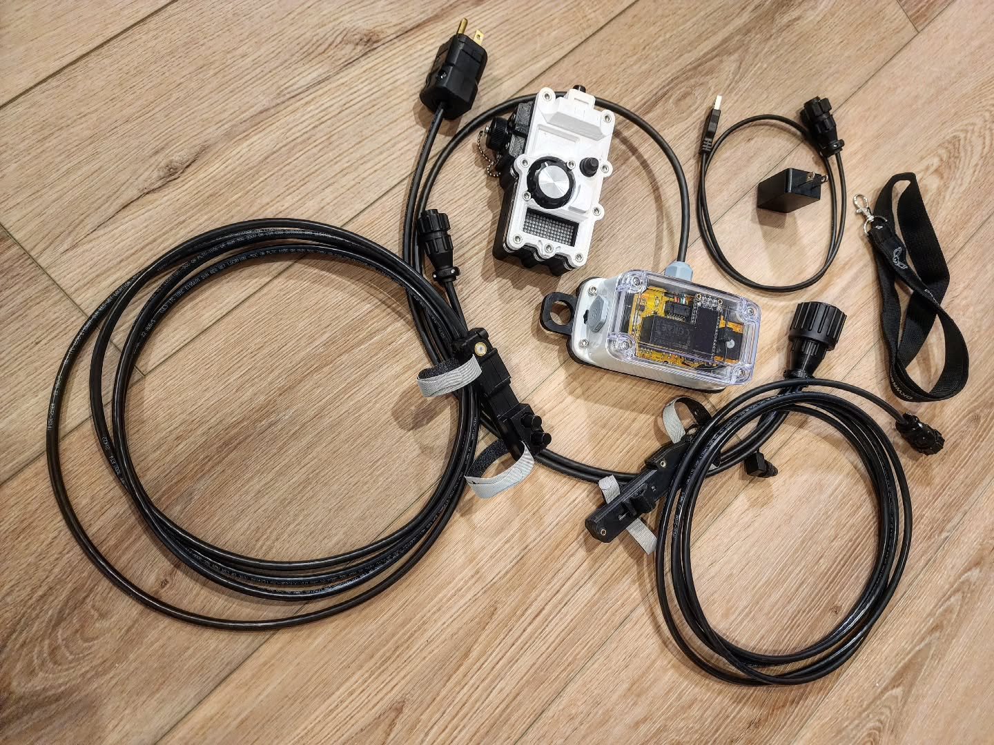 Boxed up this order last night. It is a Miller 14pin evor remote set. Upgraded hand remote which accepts both the thumb slider and up5dn5 attachments. Heading to Utah 🛫