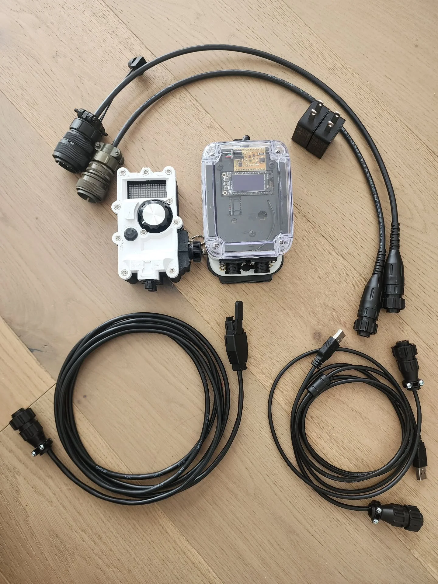 This wireless welding remote plant setup is in final stages of assembly. It has two adapters, Miller 14 pin and Lincoln six pin. Upgraded hand remote with a up5 and down5 switch.

It is heading to Citronelle, Alabama 🛫

This remote set has hand remo