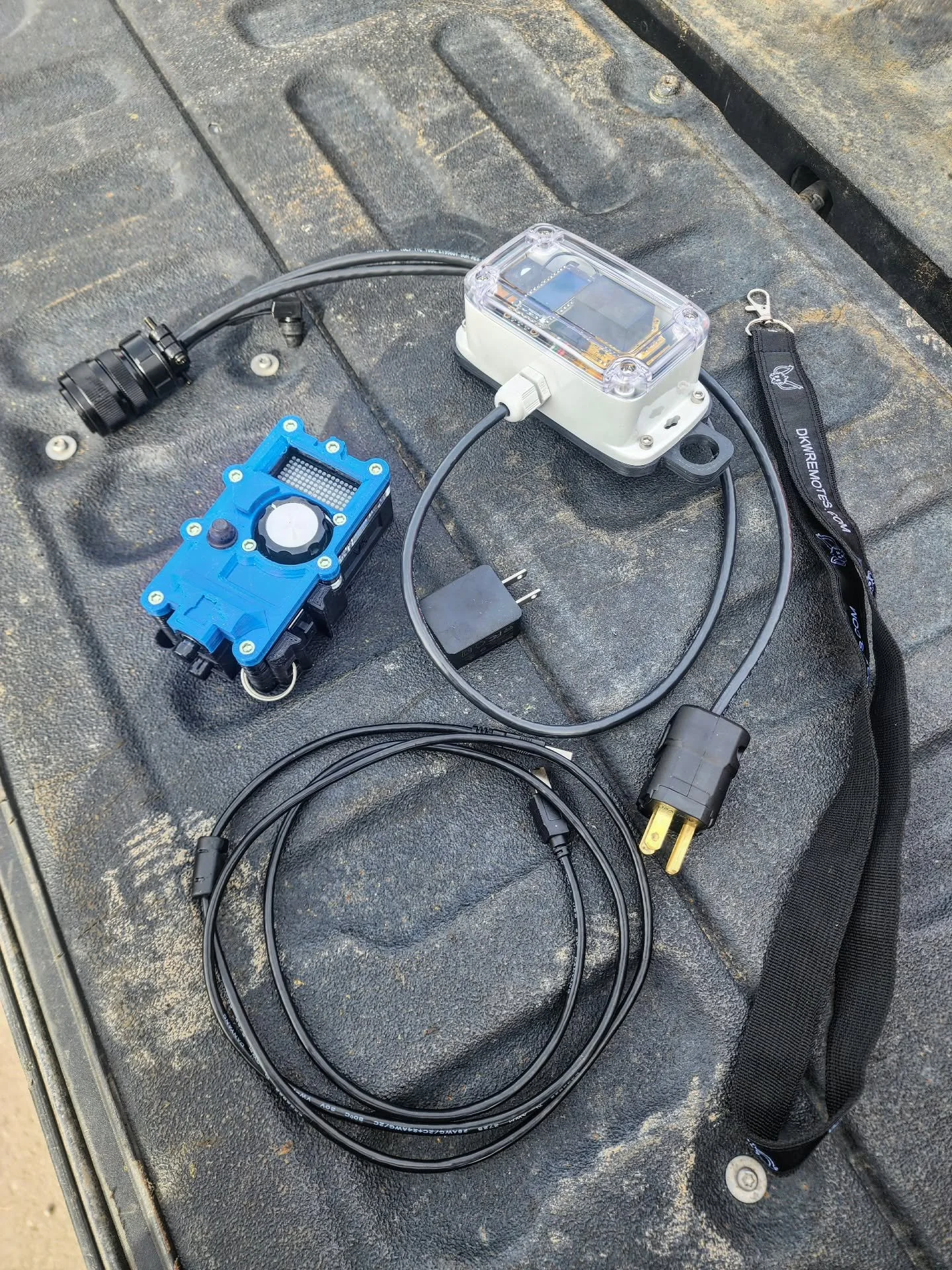 Hector came to my house and picked up his Miller 14pin EvoR remote set. He has a 300D skid but is setting up his Miller pro 400 setup.