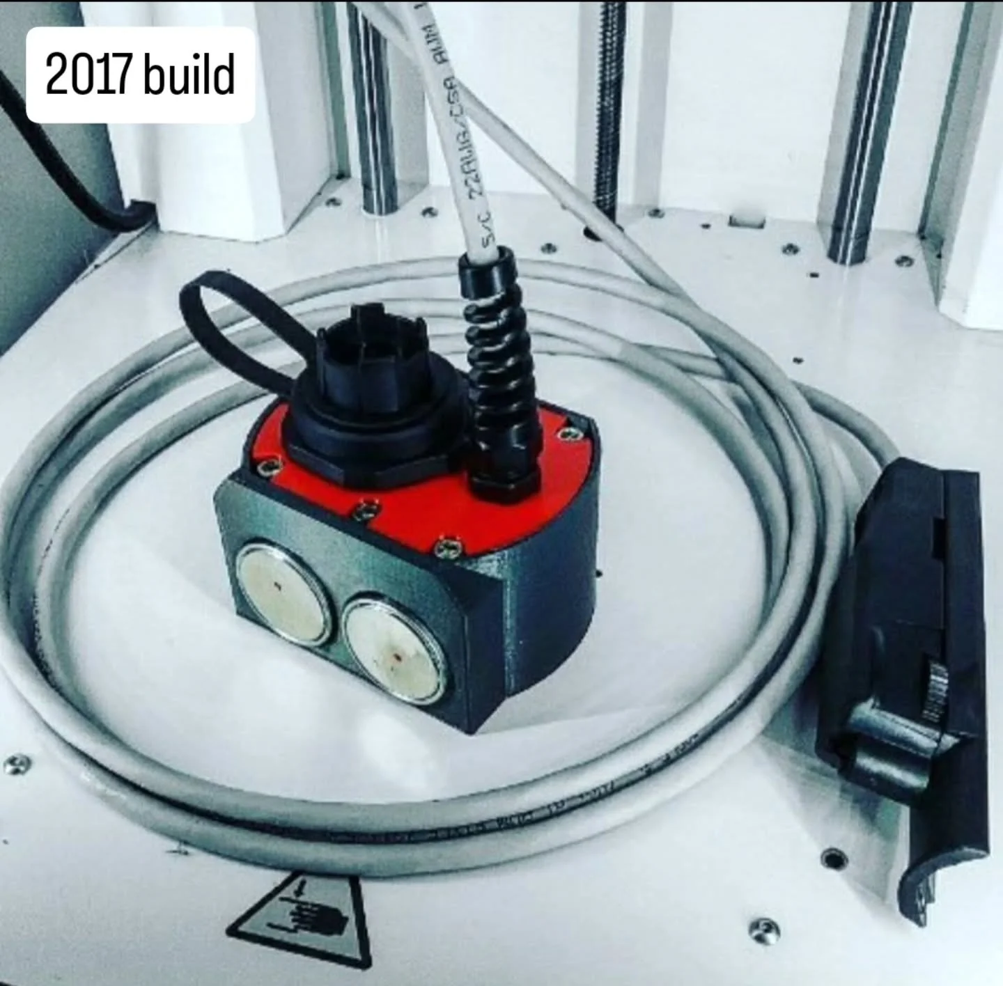 A 2017 build. Wireless thumb remote. I think this was the first model of the gamechanger product which got made smaller and given an OLED screen. This functionality is currently baked into the upgraded hand remote.