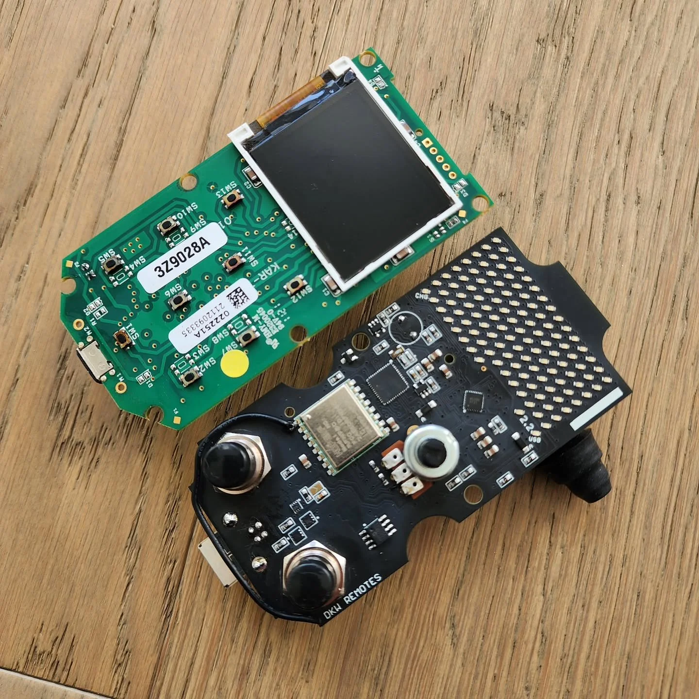 side by side comparison of the G1 and Miller WIC pc boards.