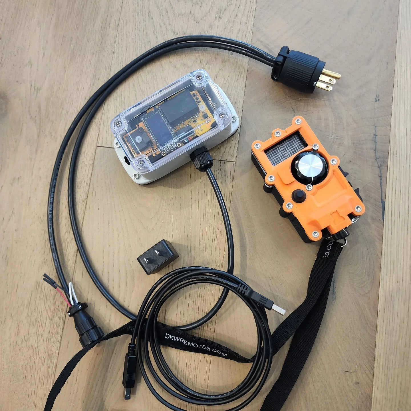 ESAB Ruffian 270G EvoR Remote Set. Took a bit of time took figure out the pinout and connector part numbers.

Broke out the 4 other pins for future use.