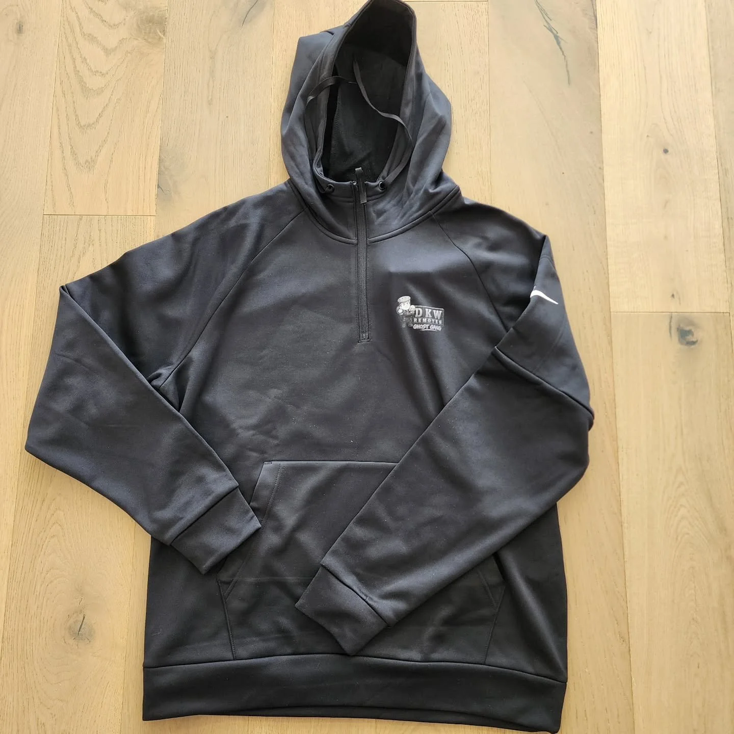 Bought myself a Hoodie. It's a Nike Therma-Fit Fleece. It's on the warmer side so I gather I won't be wearing it till it gets cold again. My first time getting business merch for myself ☺️