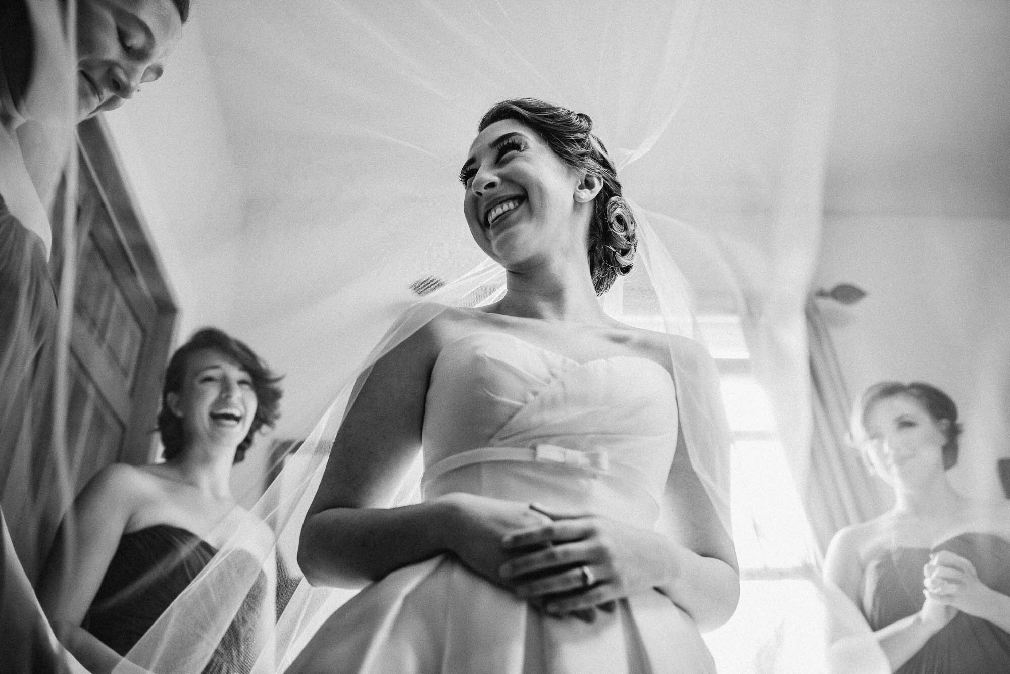 documentary-pnw-wedding-bride-getting-ready.jpg
