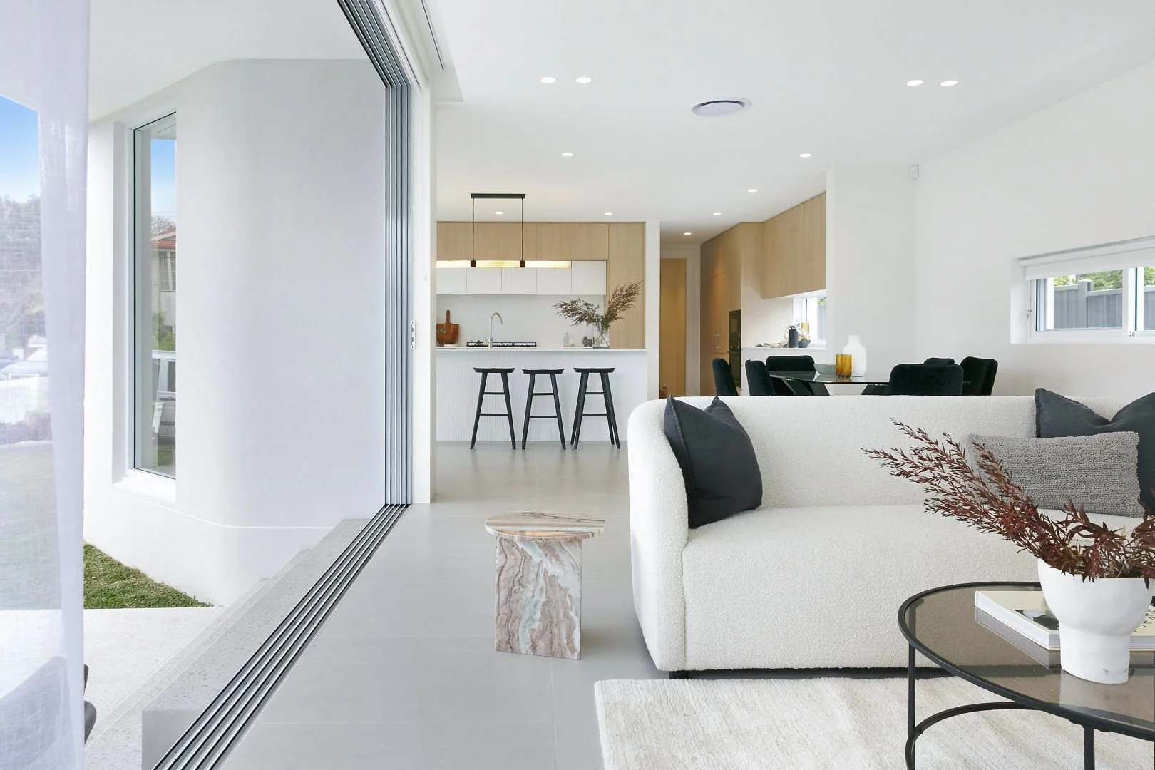 Inside shot1. 1A Beverley St Roselands .jpeg