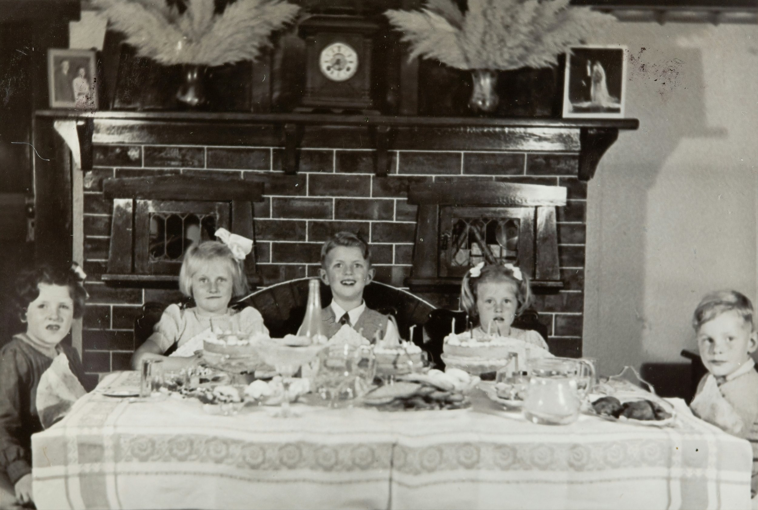 03_c_Family History_museums-victoria-J7489jHYiVI-unsplash.jpg