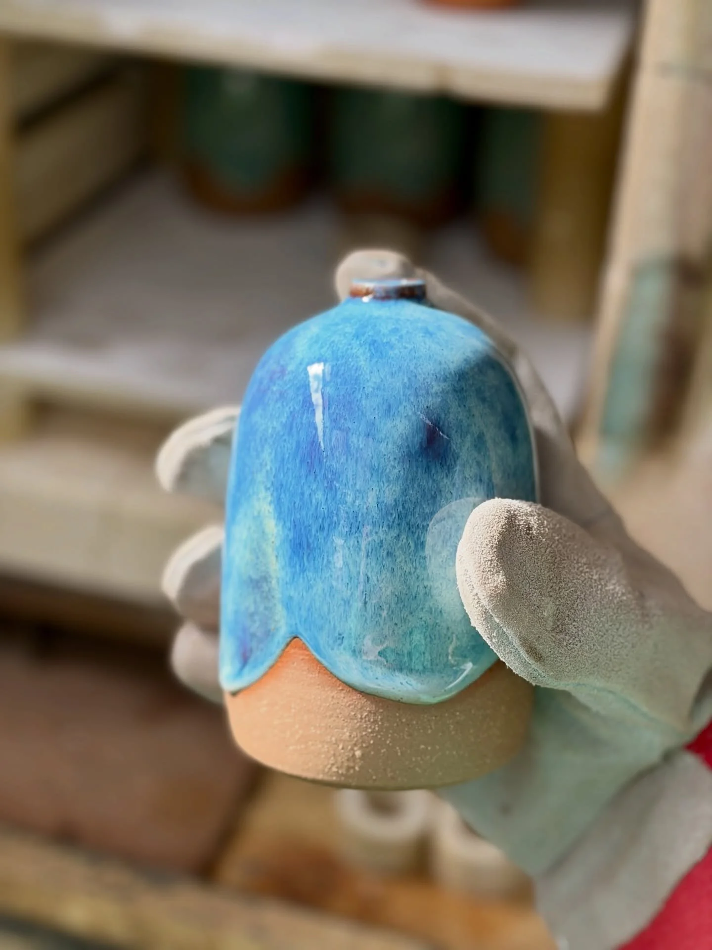 The first pots of my new blue are starting to emerge from the kiln! As well as a handful of the fan favourite, Forest soap bottles 🧼
 
Working on building up stock for @thepotteryexpo in March 💕