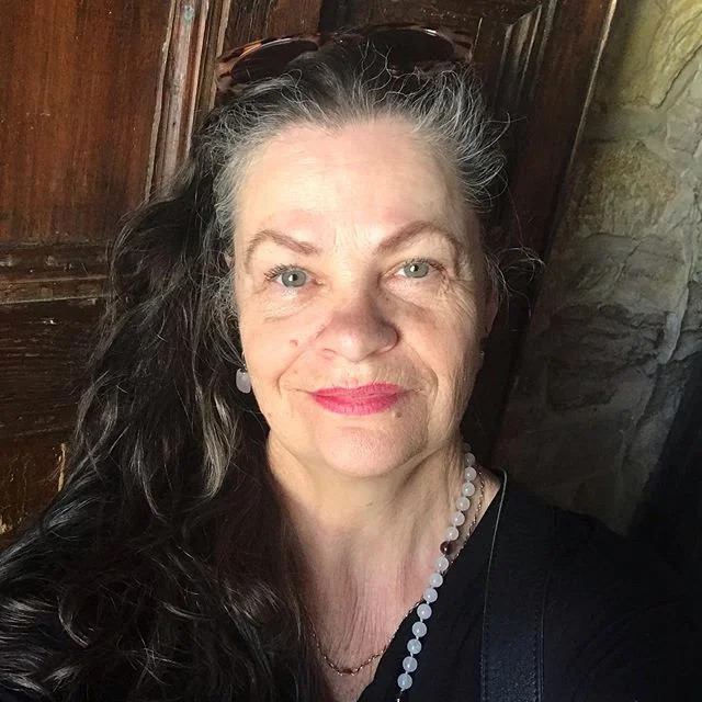 Feeling content after enjoying my weekly dance sesh, cafe catch up with friends, time with my mini horses, another perfume order complete and ready to go to Sydney
.
.
.
.
.
#parfum #perfume #sydneyaustralia #feelingfabulous #scentedbliss #fragrance #scent #femme #alassea #happy #buyfromthebushthischristmas #luxury #botanical #naturalperfume