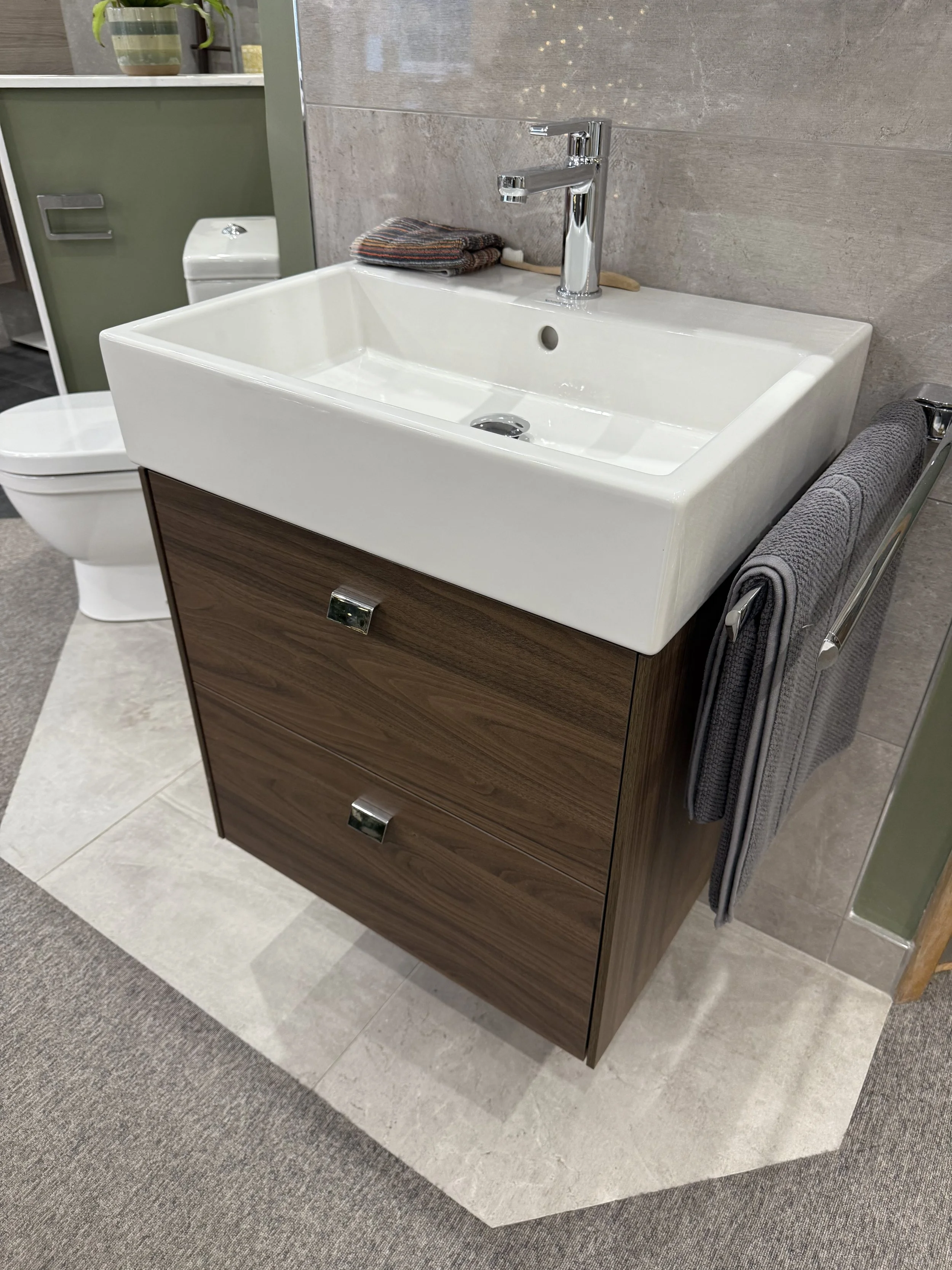 View our ex-display products available to buy at discounted prices ...