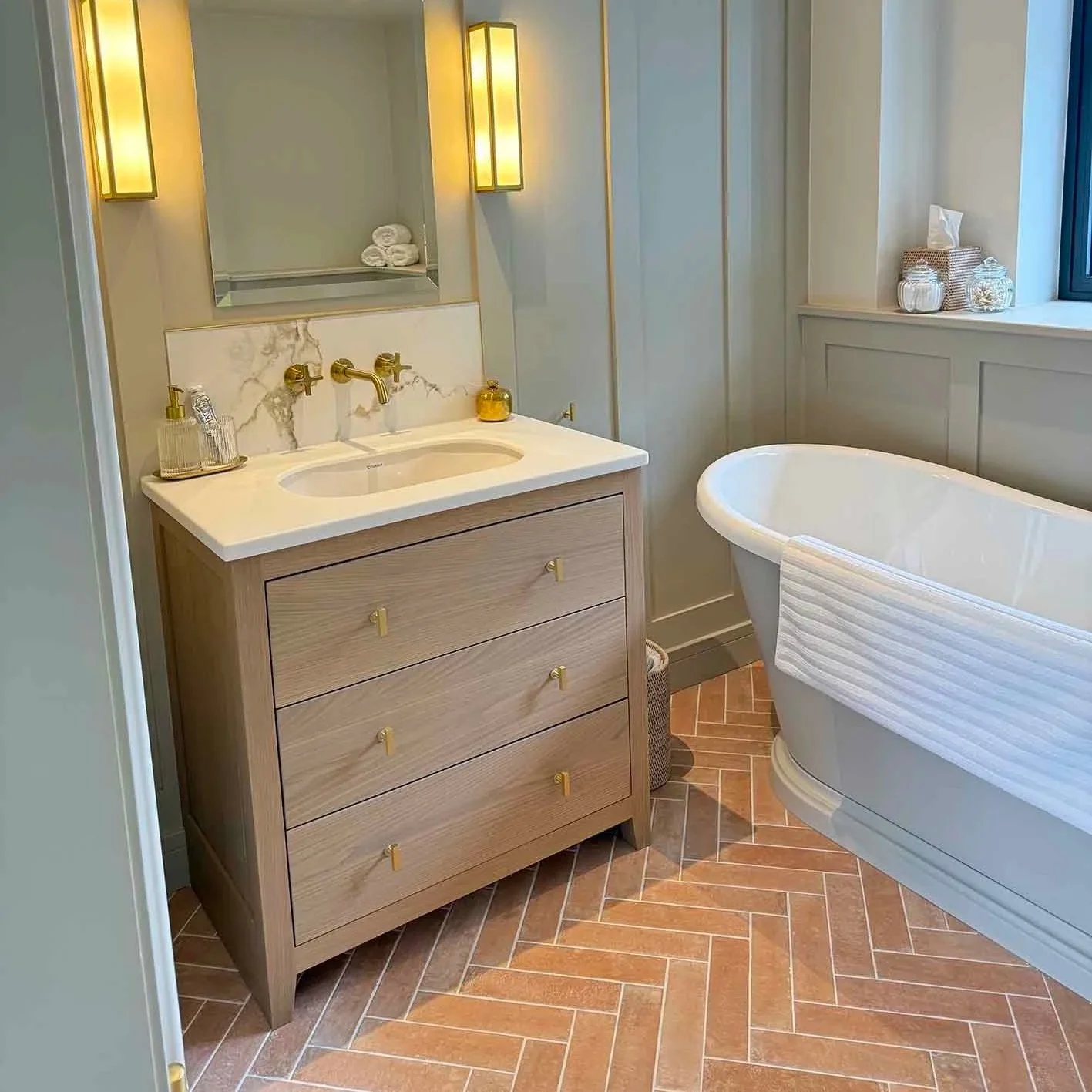 BARD &amp; BLACKWOOD: BESPOKE BATHROOMS CRAFTED TO PERFECTION