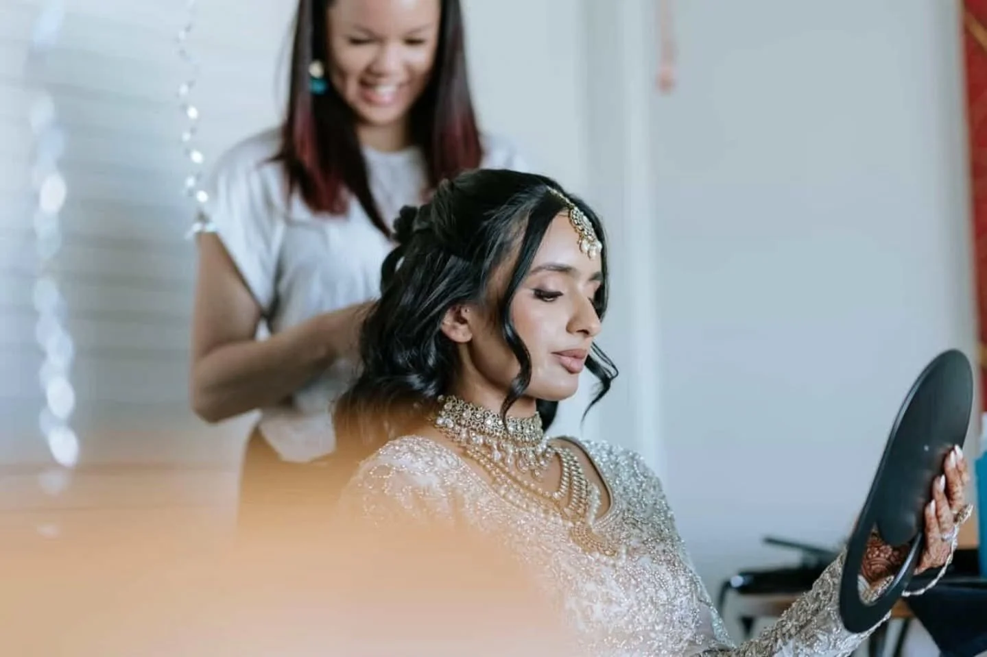 Behind the scenes of getting @zainab_ali19 ready 💕
Choose a wedding vendor who you can trust to create the looks you want, but most importantly who you vibe with, someone who can keep you relaxed, calm and collected to have your morning go smoothly