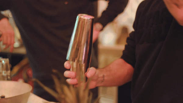 Cocktail workshop bij Thomas Eindhoven, leer de kunst van het maken van cocktails onder begeleiding van ervaren bartenders.