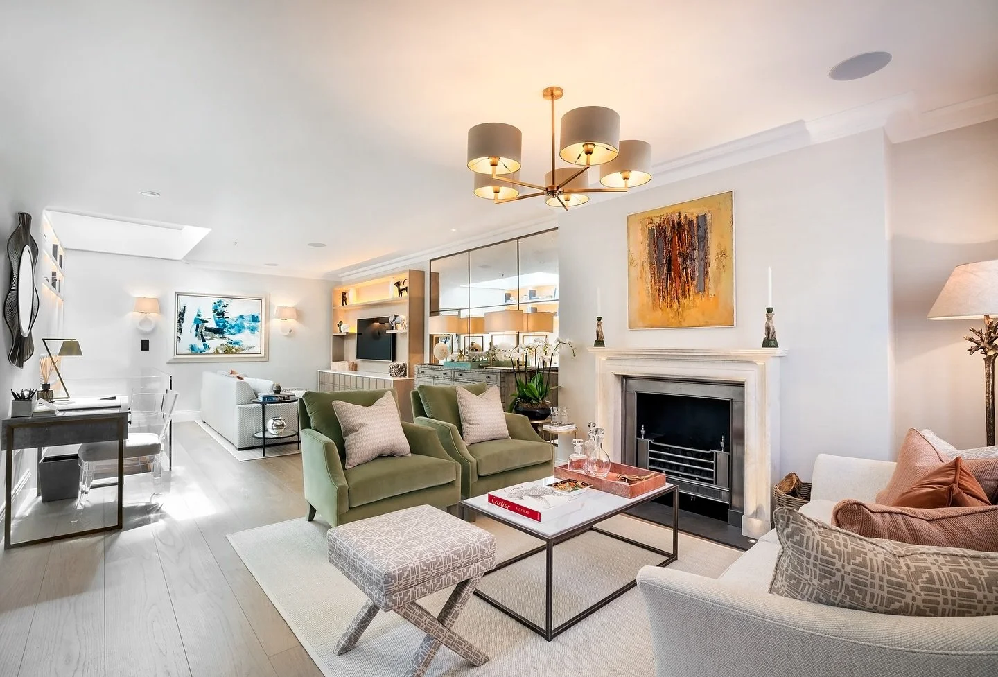 Looking back at one of Chelsea&rsquo;s finest transformations!

This Listed development was a celebration of craftsmanship, from exquisite high-quality finishes to unique wall coverings that brought depth and character to every room. A sophisticated 