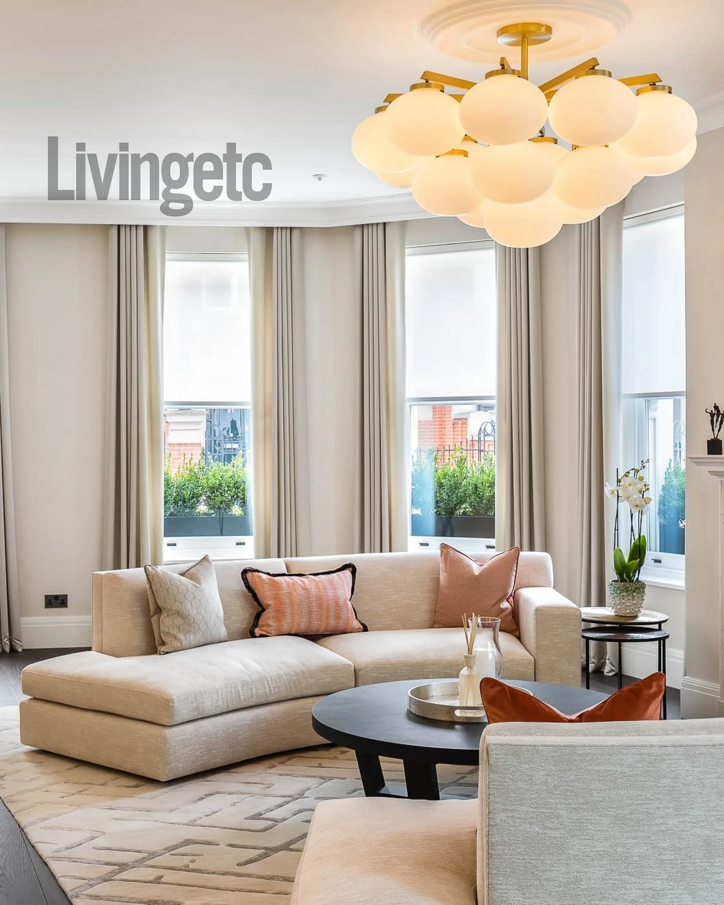 We’re so pleased to be featured in Livingetc, sharing our expert tips on how to hang curtains like an interior designer. It’s all about balance, proportion and those finishing touches. 
Swipe to discover our advice.