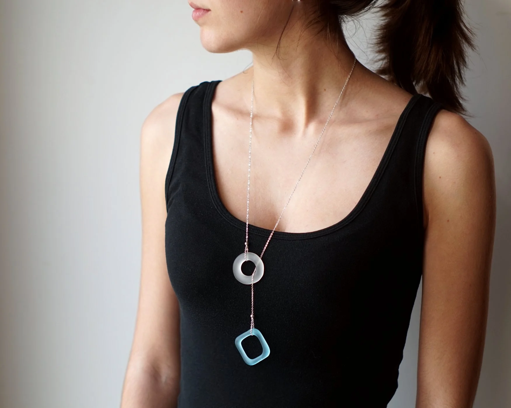 Lariat - Bombay and Tonic - Fine Chain - DSC01042.JPG