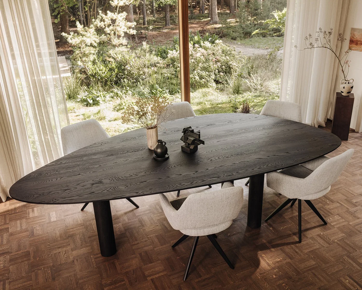 kiezelvormige-eiken-eettafel-pippa-77368.webp