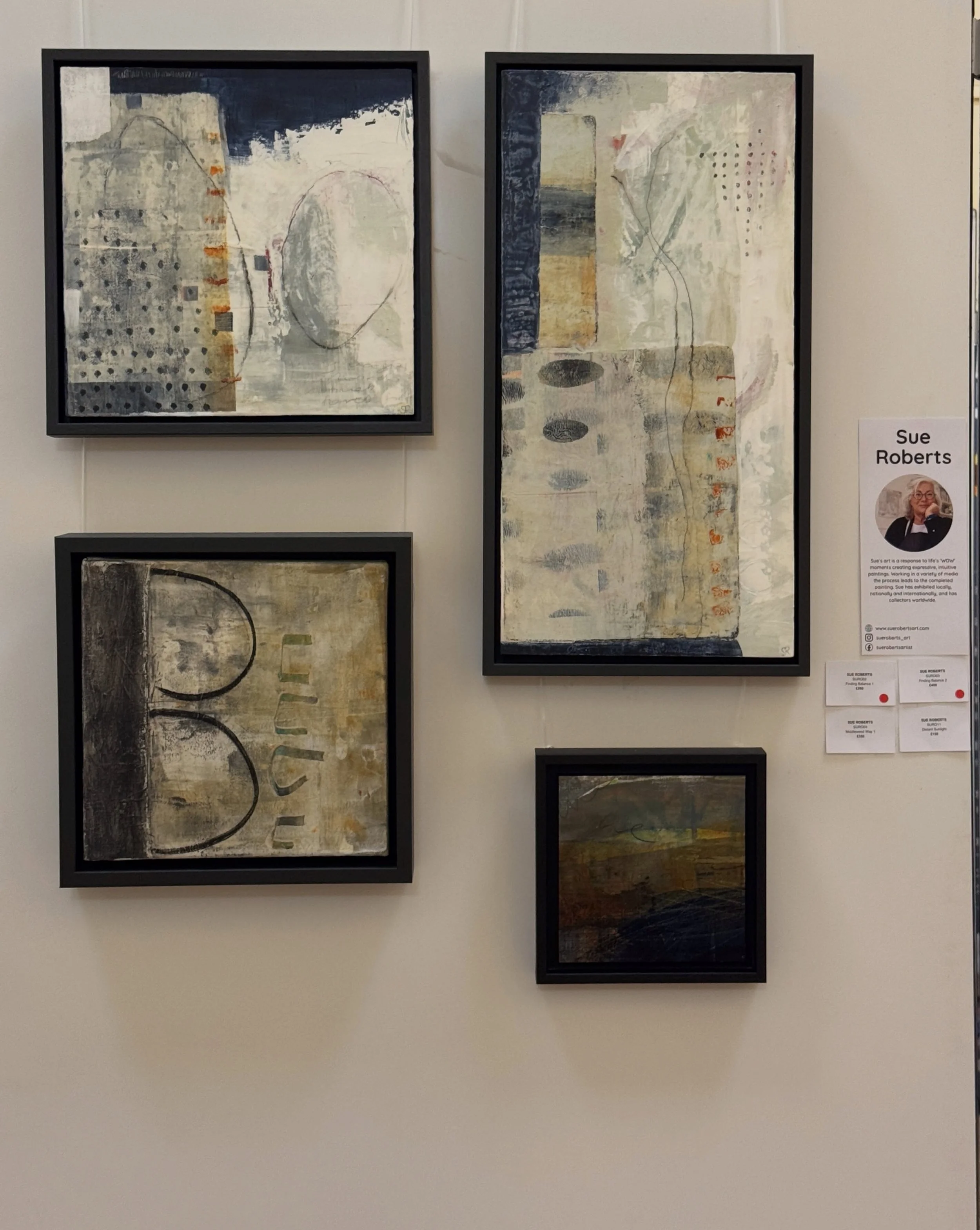 So good to get some red dots and especially to meet the lovely couple who bought these.  Nice to know they are going to a good home 🥰

#reddots
#artfaircheshire
#suerobertsart