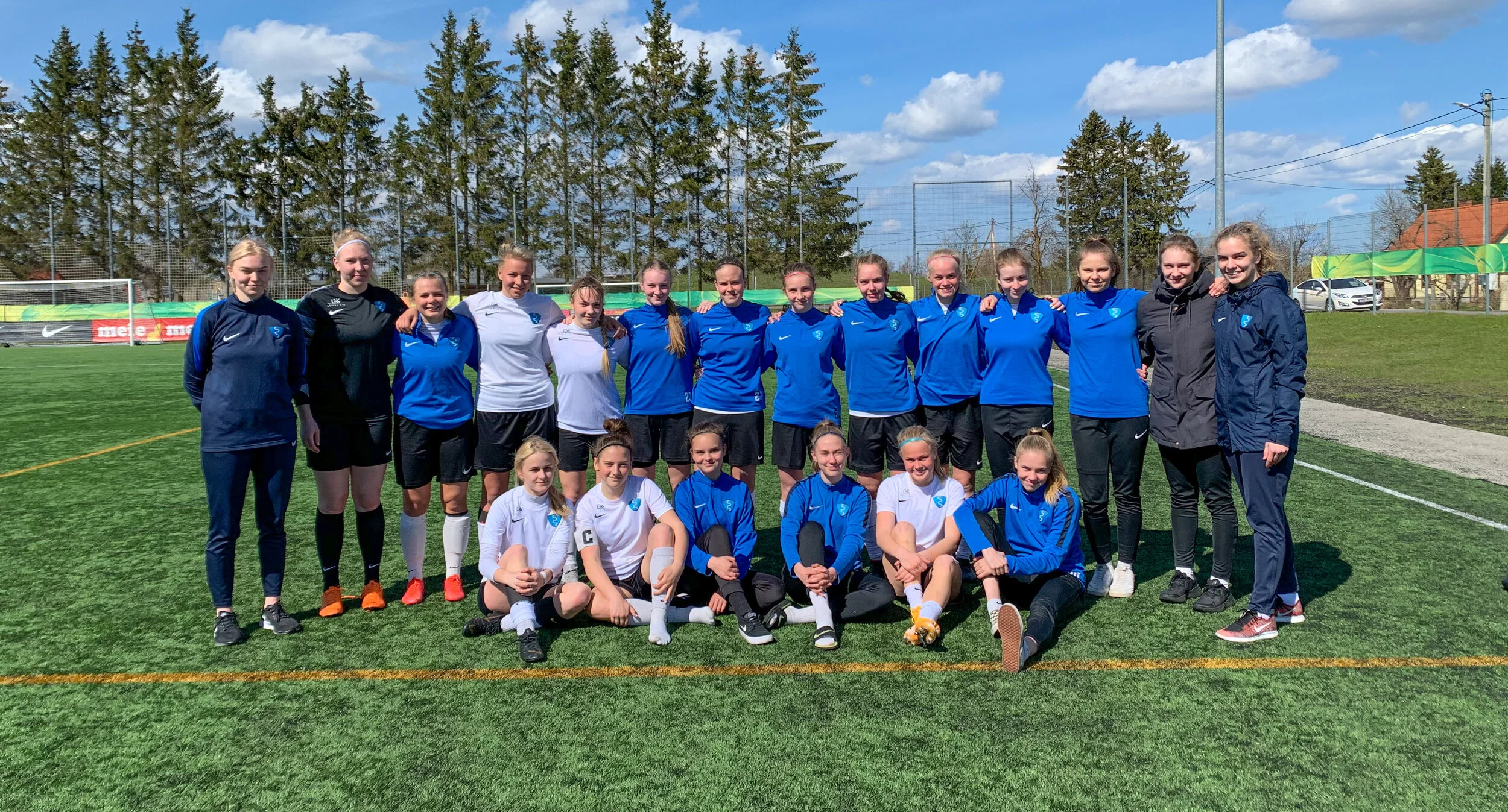 Duubelnaiskond avas hooaja võiduga