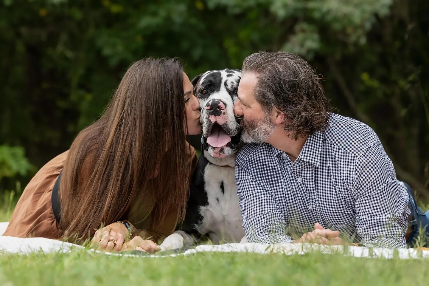 Raleigh&rsquo;s Pet &amp; People Photographer 🐾
Pet + People Sessions are designed to celebrate the bond you share, whether that&rsquo;s play, quiet moments, or pure chaos (we love it all).
Ready to create custom artwork of you and your pup(s)? 🖼️
