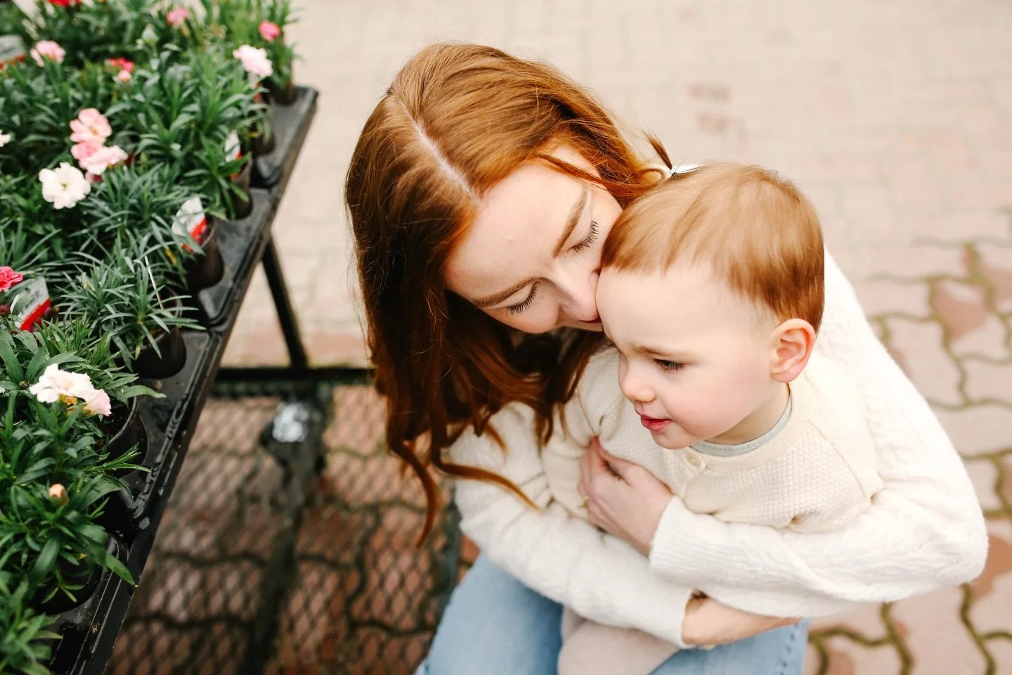 🪴 ✨Spring Garden Minis✨ 🪴 

Sunday April 26th, 2026 between 9 am to 11 am. 
$250+GST. 20 minute sessions. 10 edited photos. 
Online gallery (option to order more photos) 

I am so excited about these! Reach out to me @kthomphoto or through my websi