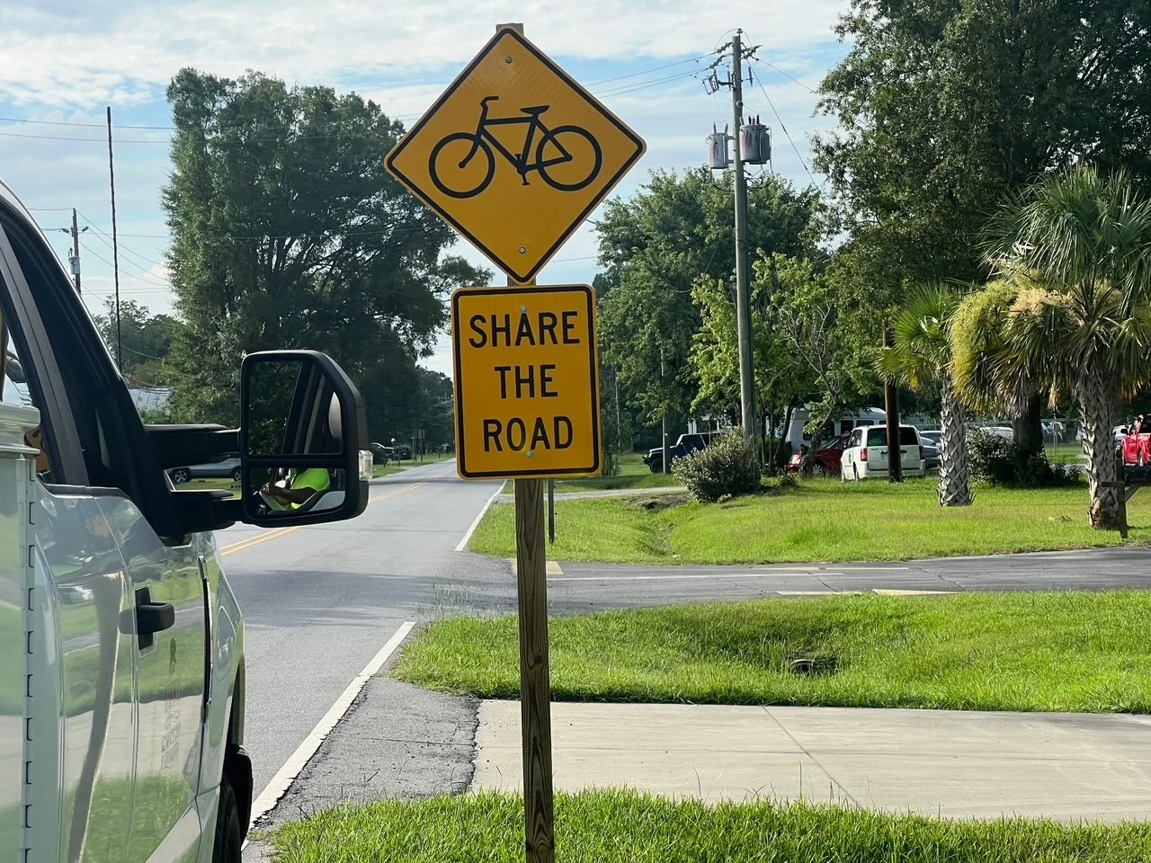 It's National Bike to Work Day! Skip the traffic, feel the fresh air and get your body moving by biking to work today. Drivers, make sure to share the road always!

#BikeToWork #BikeandRoll #NewBernAreaMPO
