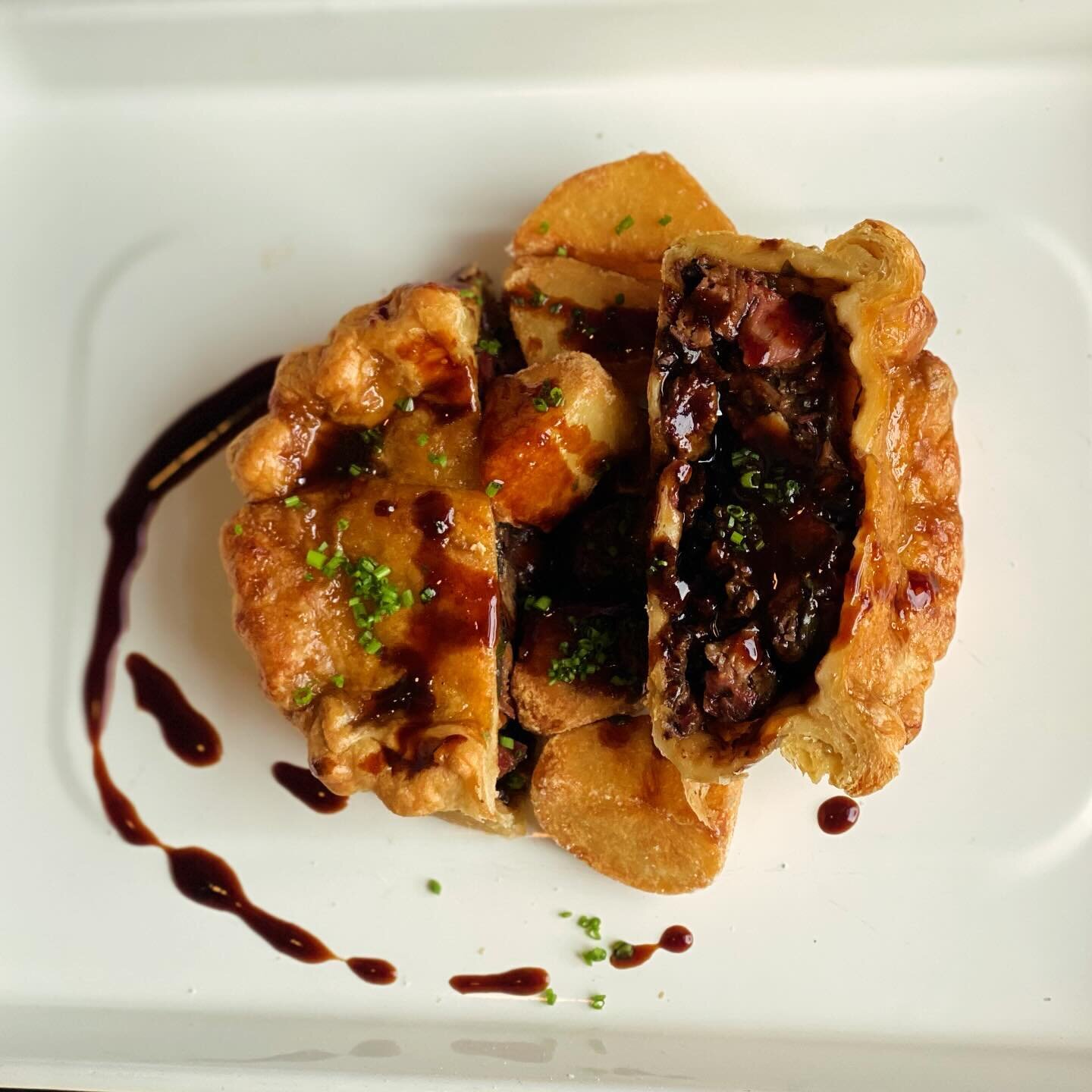 Meat and potatoes, our way. 🙌

Pork and beef pot pie with smoked and confit pork cheek, oxtail, caramelized onion, stout, triple cooked potatoes and demi glac&eacute;.

Limited supply. Happy Friday! 🤙

#birdistheword #brewery #restaurant #rochester