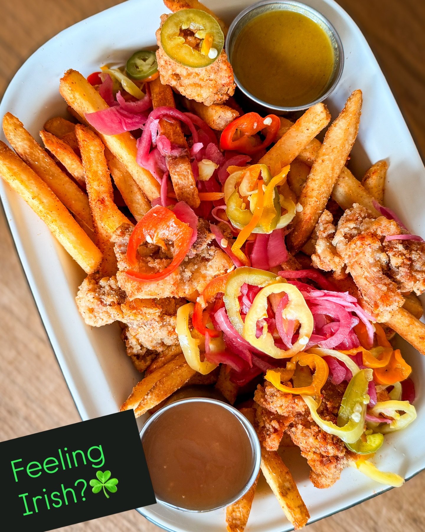 St. Patrick&rsquo;s Day is upon us friends! ☘️SWIPE➡️☘️ for some of the tastiest Irish specials on this side of the Atlantic.

🇮🇪 Irish Spice Bag - Fried chicken bites, fries, sichuan dry rub, peppers and onions. Served with curry sauce and sweet a