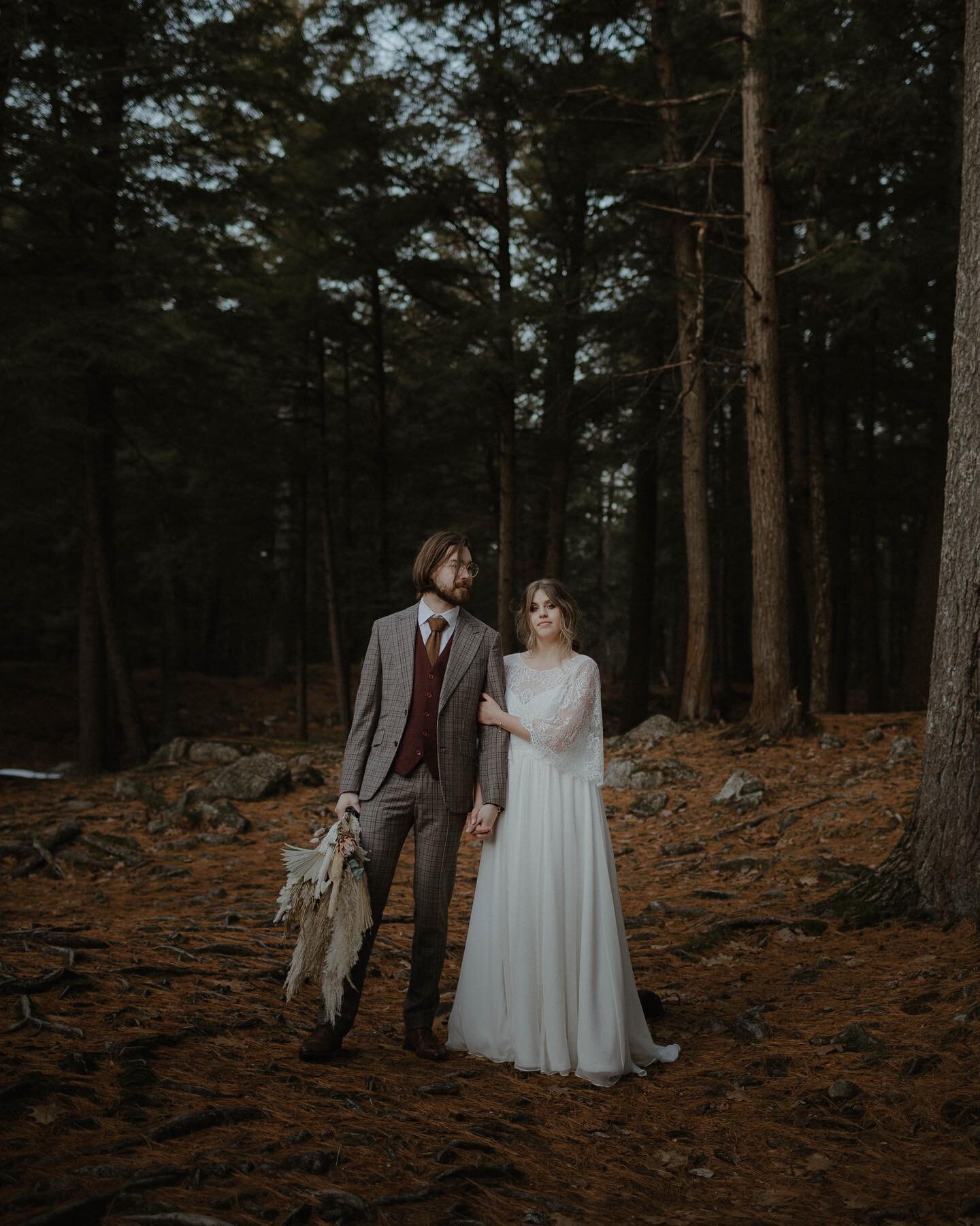 The morning began in Outremont and we then made our way to a hidden gem in Quebec. I captured their elopement amongst swaying trees and the sound of streaming water. We found ourselves deep within what felt like a magical forest to capture their inti
