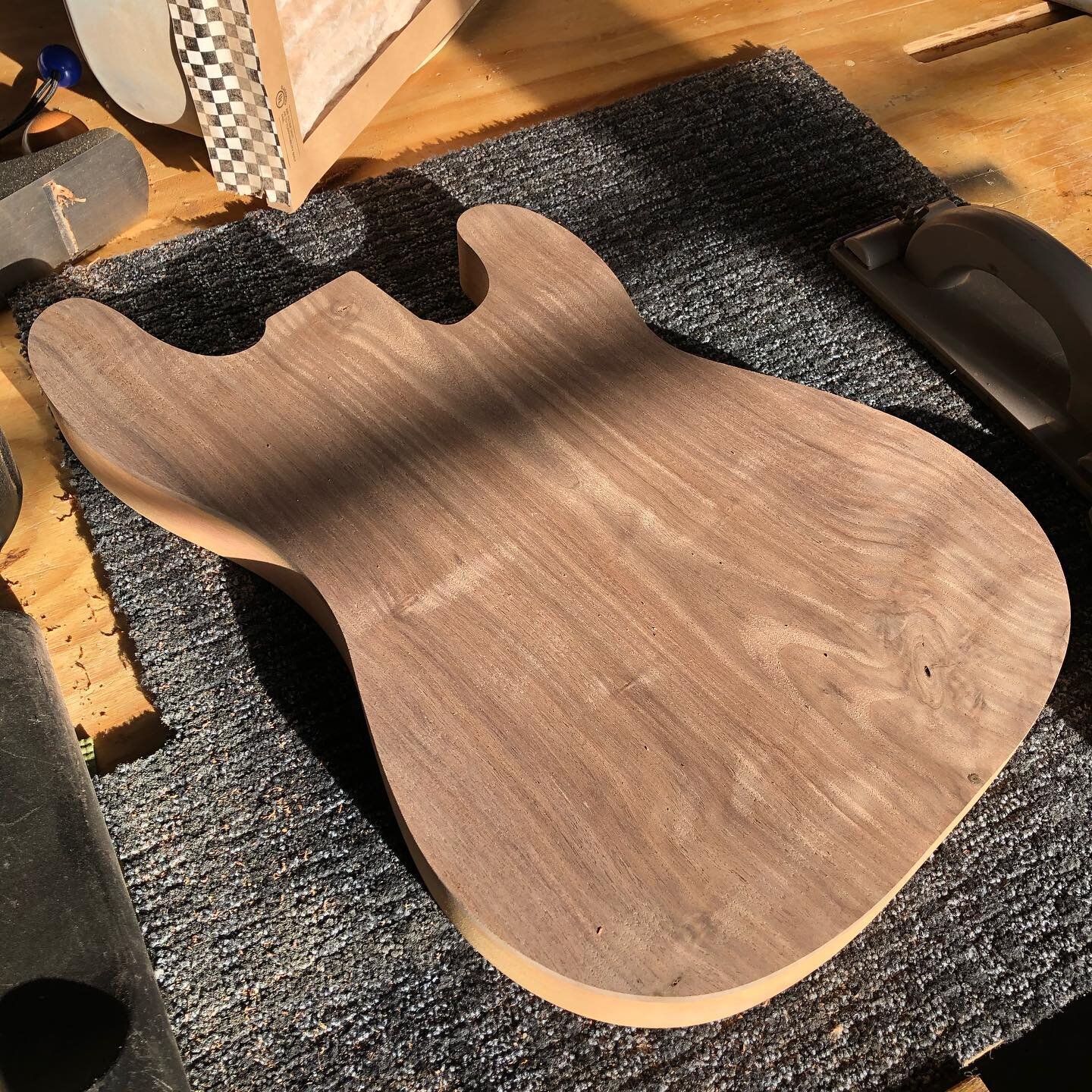 Walnut top over cedar body bass coming together. Really curious to hear how this thing sounds.