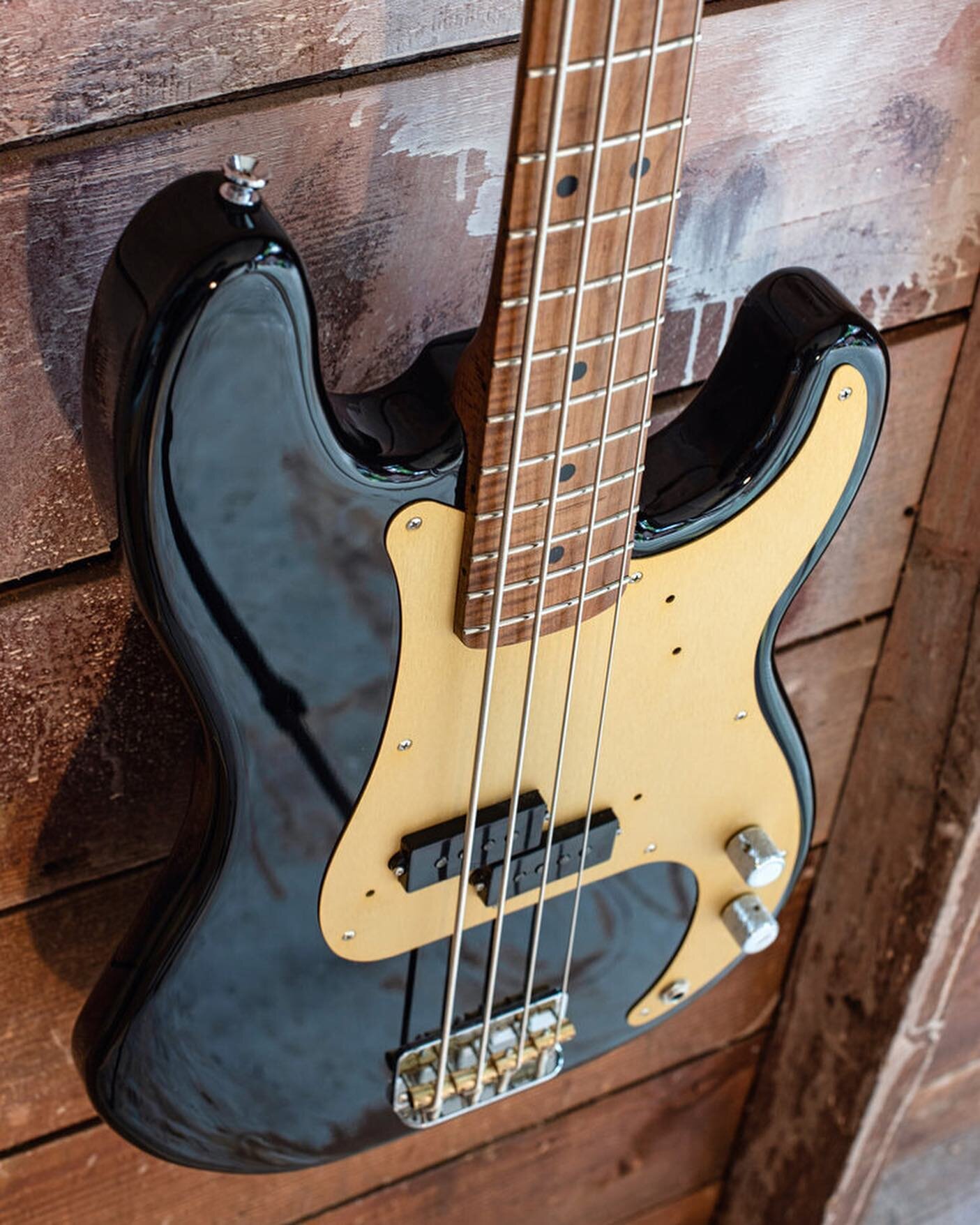 The elusive @npurscelley bass&hellip; The mahogany body and roasted maple neck provide the foundation while the @seymourduncanpickups antiquity pickup delivers an early 60's motown-inspired thump. A classy, gold-anodized aluminum pickguard, gloss bla