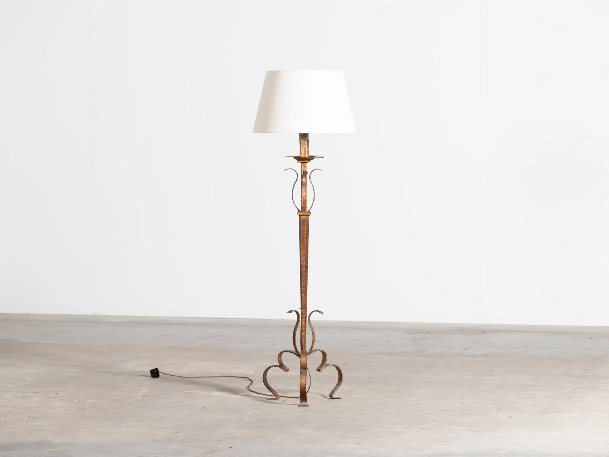 3168-mains.jpg