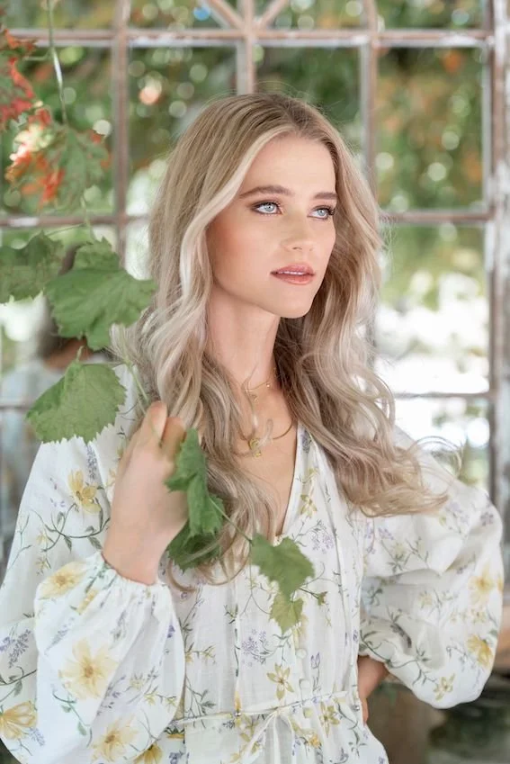 glowy-makeu-look-travel-to location-artist.jpeg