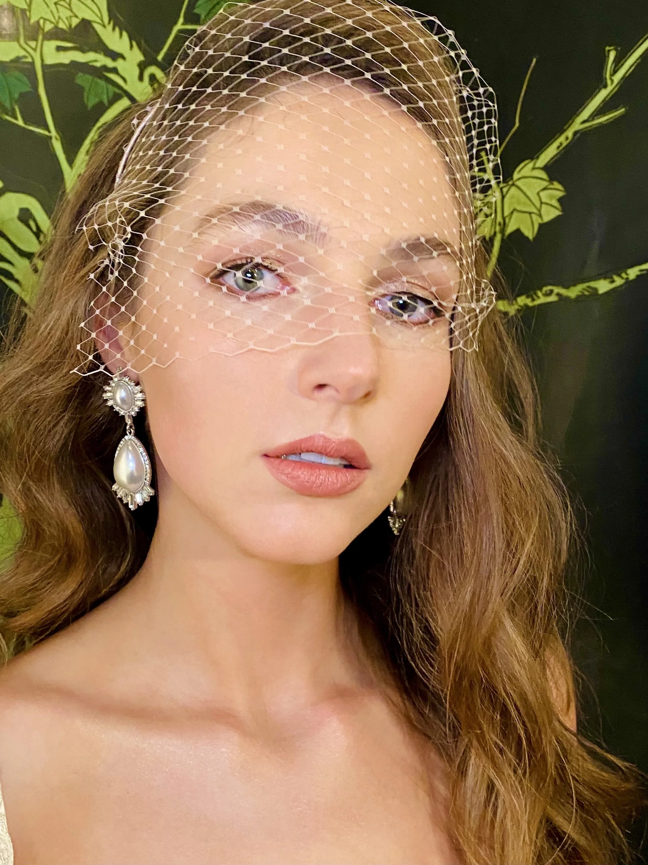 Soft Glam with Veil – Peach Makeup & Waves