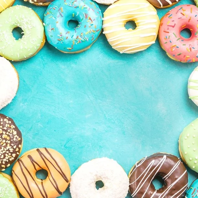 Hello Saturday Morning! I thought this might catch your attention 😉🍩 ! So, weekends are not me &ldquo;off days&rdquo;, so check out what&rsquo;s on the agenda for this weekend:⠀
⠀
1️⃣ Edit Photos from last weeks photography event.⠀
2️⃣ Create/Sched