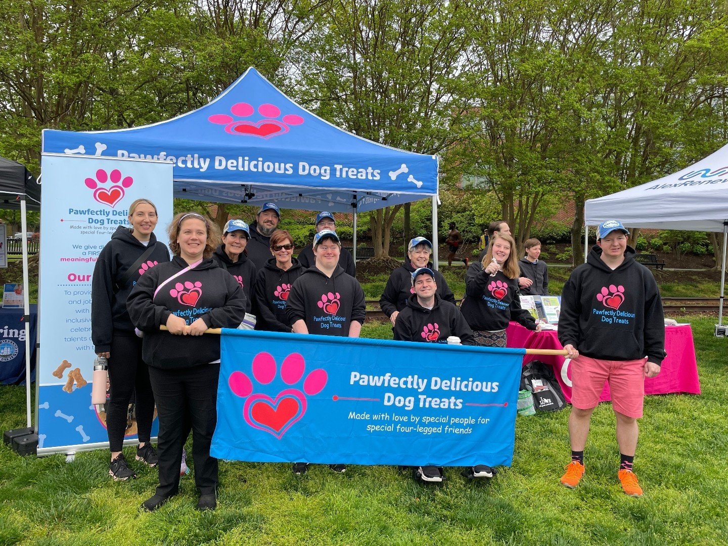 What a fun day we had at the @alxdogwalk!! 🐾

This is such a great event every year, getting to connect with dog lovers and their pawfect pups.

It was an honor to be asked to lead the walk again, and we hope everyone enjoyed trying our treats! 💙

