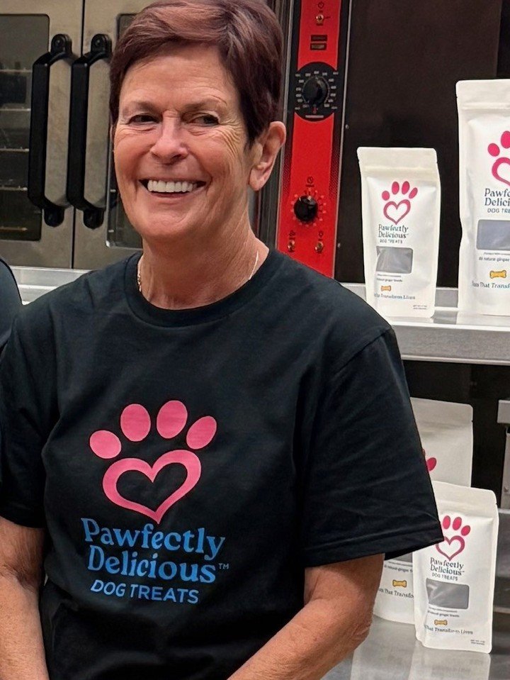 Happy birthday, Pat! Help us spread the love for our PAWFECT volunteer by wishing Pat a happy birthday in the comments! 🎉🎈