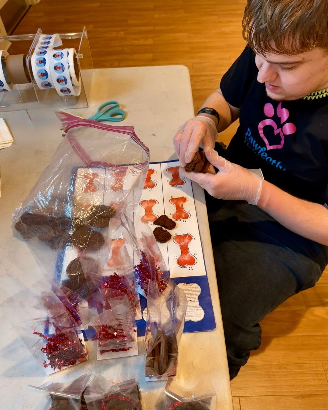 💘 Our team has been hard at work packing up Valentine&rsquo;s Medleys! They&rsquo;re almost too cute, but your pup sure will love to gobble them up! 🐾

These festive treats make the perfect gift for your pup or a dog-loving friend.

Order now while