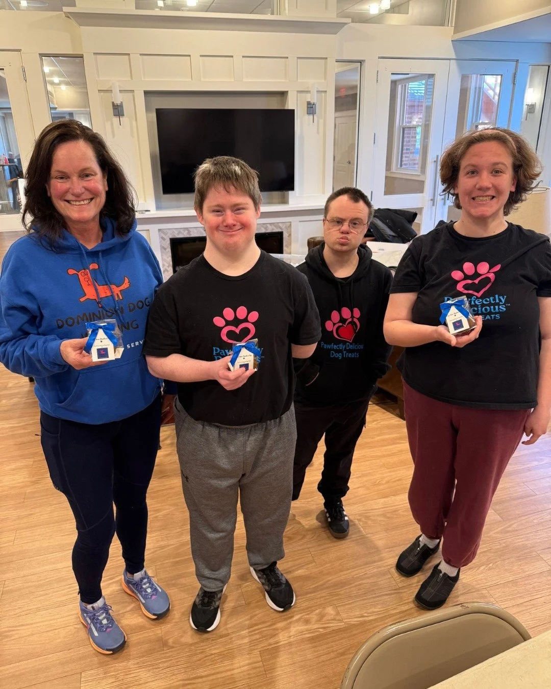 We had a great visit with Lori from @dominiondogwalking when she came to pick up her custom-packaged dog treats for her clients! 🐾

She said, "I partnered with Pawfectly Delicious because their mission truly inspires me...baking all-natural dog