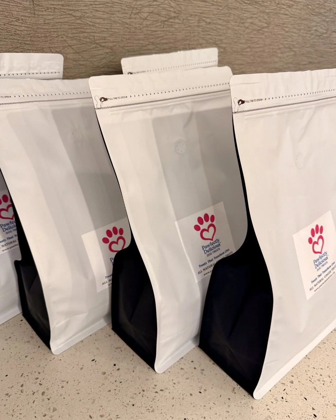 🗣️Calling all dog-friendly businesses!

Our signature, small ginger heart treats are available in bulk and are the perfect way for you to support our business, while giving your four-legged guests a delicious treat when they come visit! 

Each bulk 
