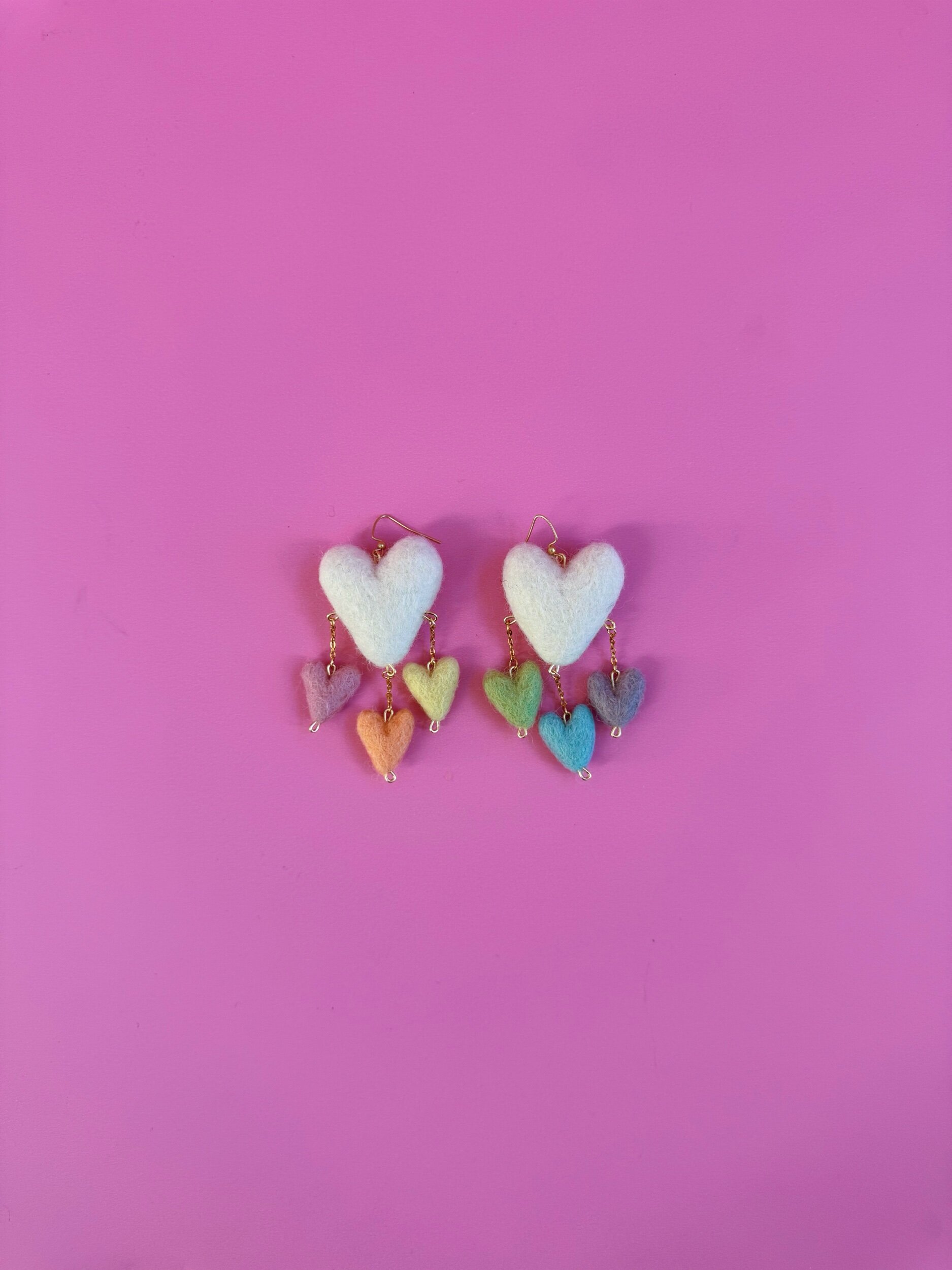 5237F334-5AF6-4070-A869-B0518A3625AD