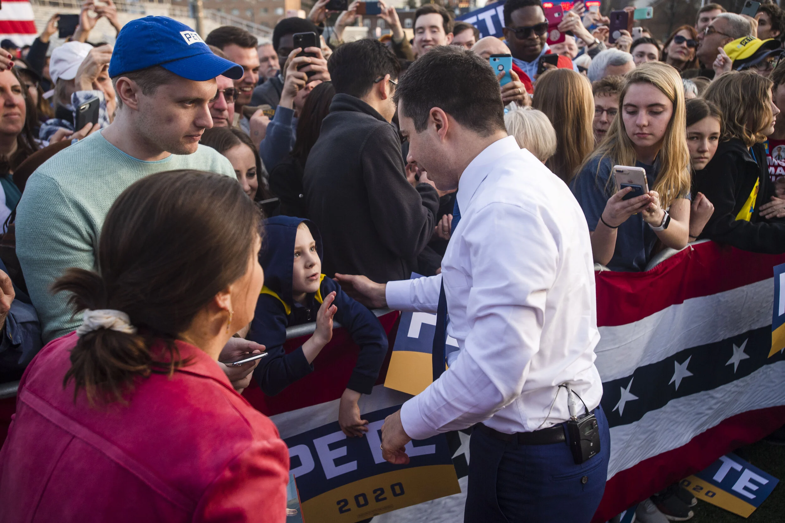  Democratic presidential candidate former South Bend, Indiana mayor Pete Buttigieg greets attendants following a town hall at Washington-Liberty High School on Sunday in Arlington, Virginia, U.S., February 23, 2020. REUTERS/Amanda Voisard. 