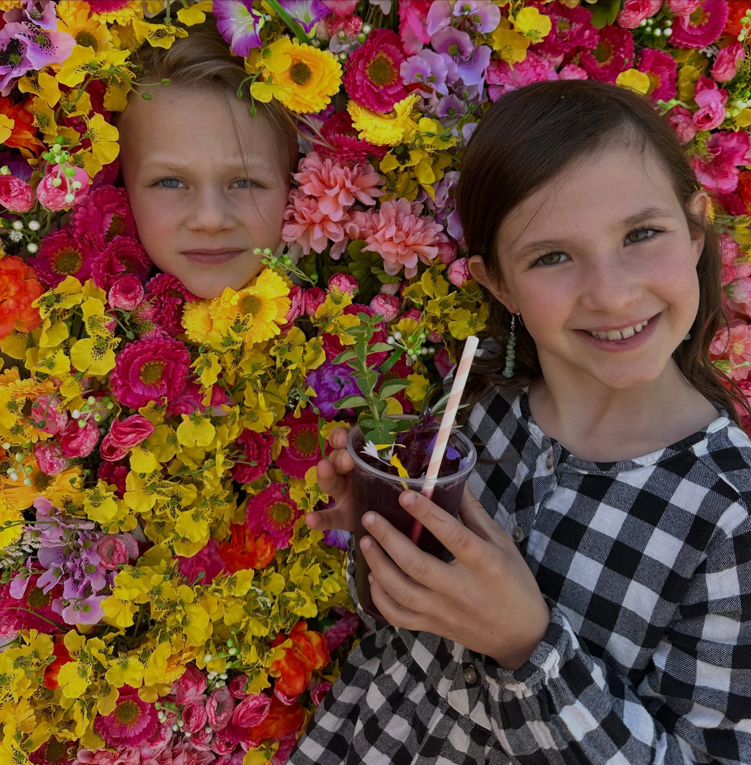 First customers of the day enjoying their JAMAICA (hibiscus), BLUEBERRY &amp; GINGER Shrub Agua Fresca Mocktail! 

Find the shrub cart today at @nwmarineartworks!