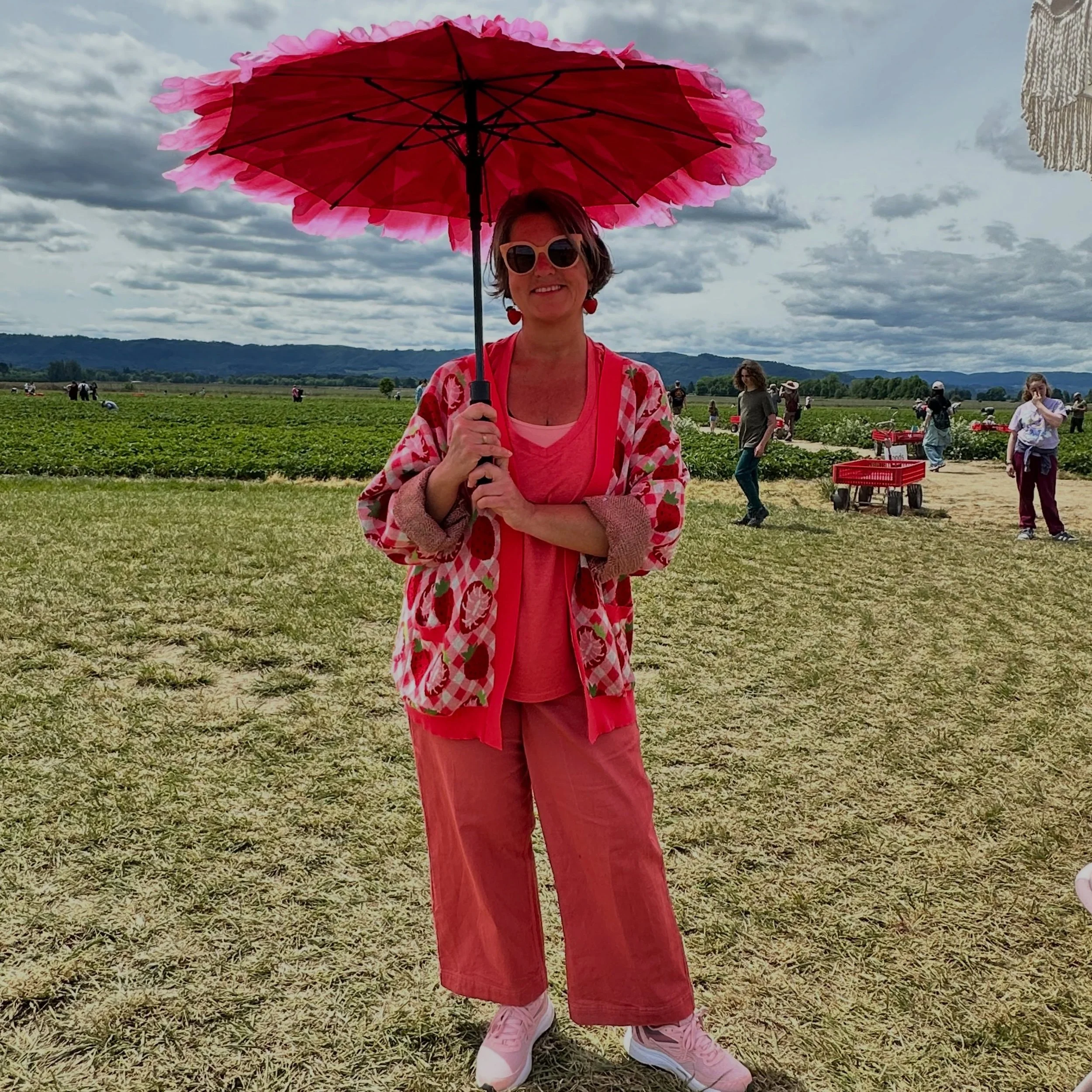 Any excuse to dress the part. 🍓

Thanks to everyone at @columbiafarms yesterday who enjoyed a cup of our Shrub Spritz and or bought bottles. 

Soooo much fun. Let&rsquo;s do it again in July, shall we! Dates, details and a special collab shrub relea