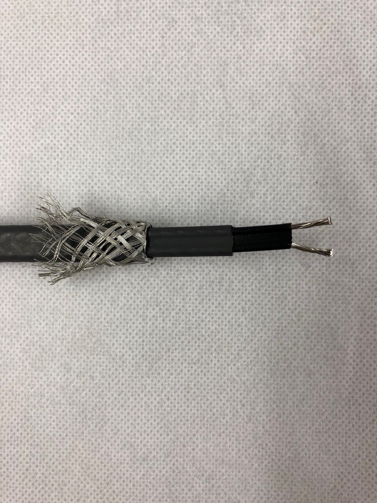 Material components of self-regulating cable