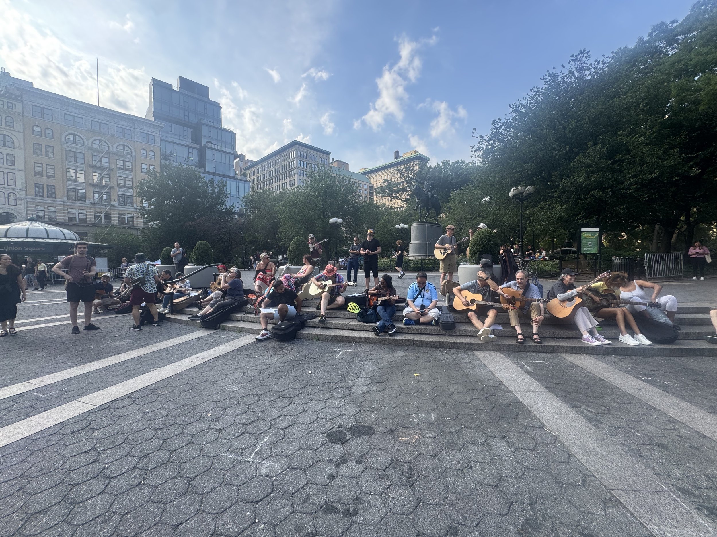 Guitars_Union_Square_3.jpg