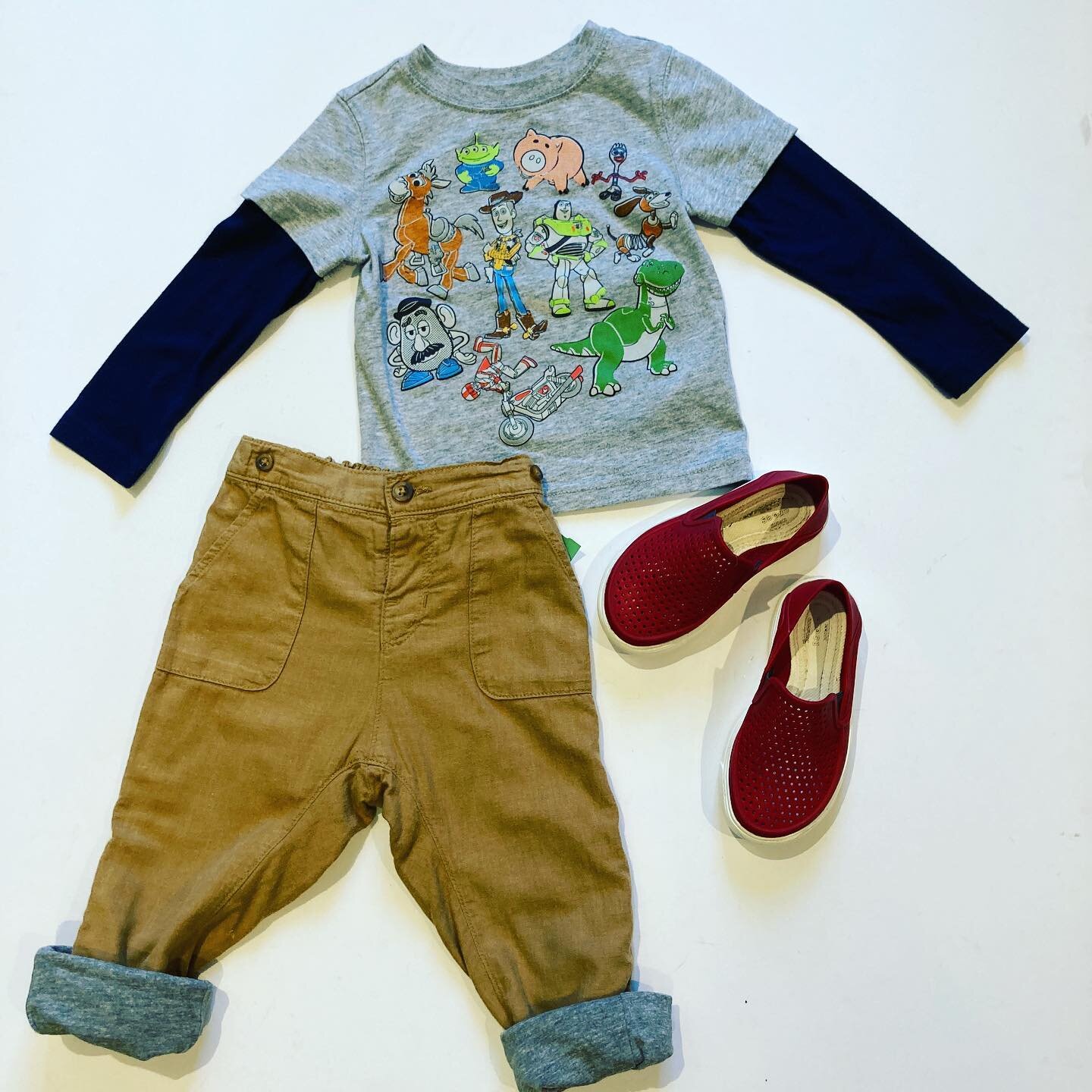 Fall will be here before you know it&hellip;. How about this Disney toy story long sleeve sleeve Sz 2T $7.99
-H&amp;M camel cotton jersey lined Sz 1-1.5 years $7.99
- Amazing Red comfort crocs Sz 8 $14.99
#toystory #disneyforkids #toystoryclothing #c